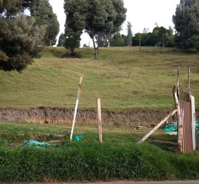 {:en}Land of 2000 m2 to the Northwest of Bogotá. residential use only{:}{:es}Lote de 2000 m2 al Noroccidente de Bogotá. Uso residencial{:}