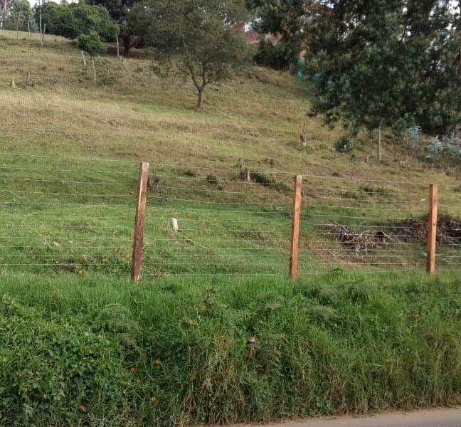 {:en}Land of 2000 m2 to the Northwest of Bogotá. residential use only{:}{:es}Lote de 2000 m2 al Noroccidente de Bogotá. Uso residencial{:}